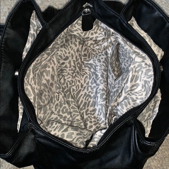 Guess - Picture 8 of 8